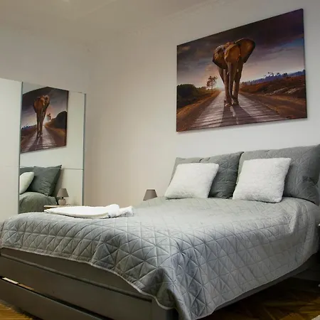 Lägenhet Season One